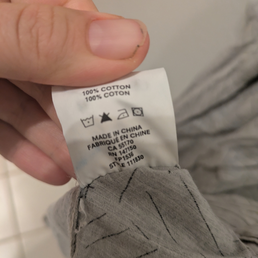 Men's Patterned Gray Button-Down Shirt - image 3